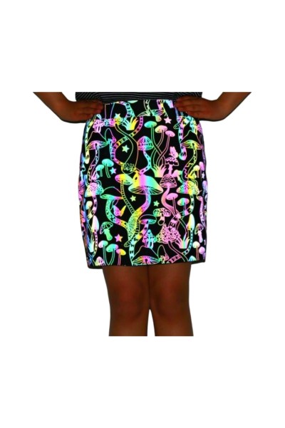 DG-CW Holographic Reflective Printed Fabric; English Letter Print; Holographic Reflective Fabric; Printed Reflective Fabric; Size: Width 1.37m; Thickness: 0.5mm; Base Fabric: 100% Polyester / Polyester-Cotton / Polyester-Spandex; Reflectivity: 330-450 cd/ side view